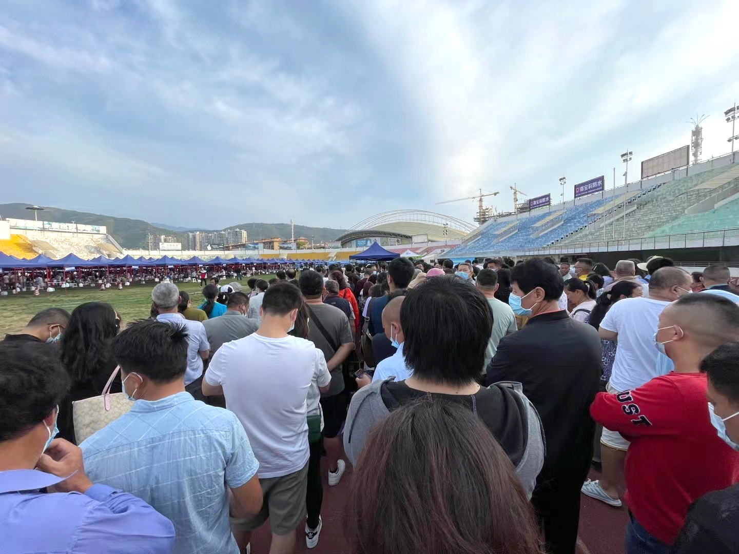 哇塞，這打疫苗的人氣鼎旺了~~