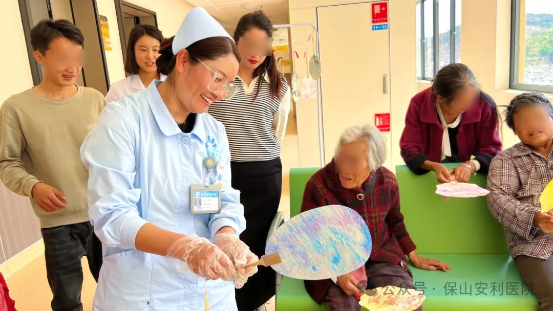 保山安利醫(yī)院腫瘤科開展“漆扇寄溫情，科學防癌護健康”主題活動